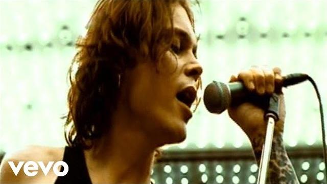 Him - right here in my arms (official video) Him - right here in my arms (official video)