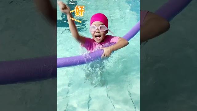 姐妹两又学会新技能了,谁先学会给惊喜奖励,妈妈的套路太深了! 姐妹两又学会新技能了,谁先学会给惊喜奖励,妈妈的套路太深了!