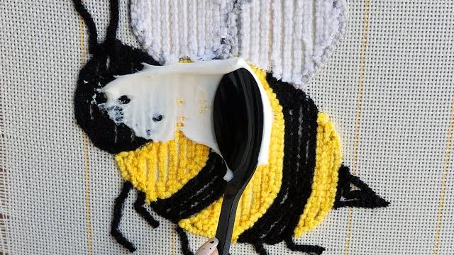 Tufting a bee rug (asmr) Tufting a bee rug (asmr)