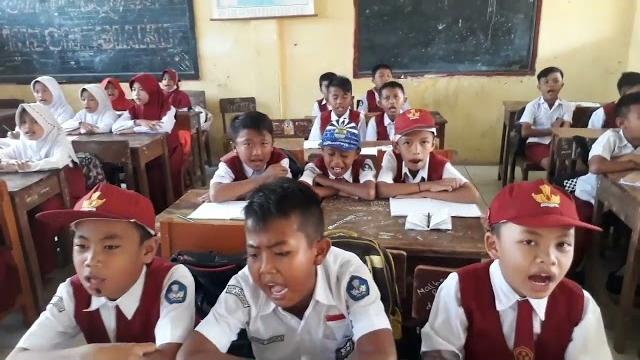 Ngaji di sekolah kelas 4 Ngaji di sekolah kelas 4
