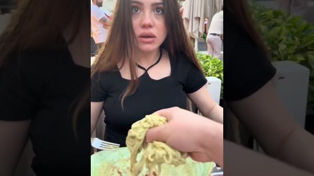 Bi̇r avuç makarna Bi̇r avuç makarna