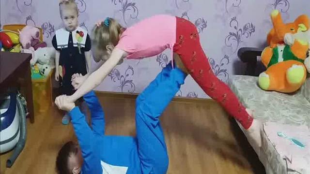 Yoga chellenge for two. йога челлендж для двоих Yoga chellenge for two. йога челлендж для двоих
