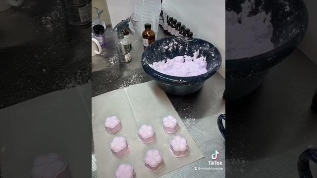 Making lavender shower steamers Making lavender shower steamers