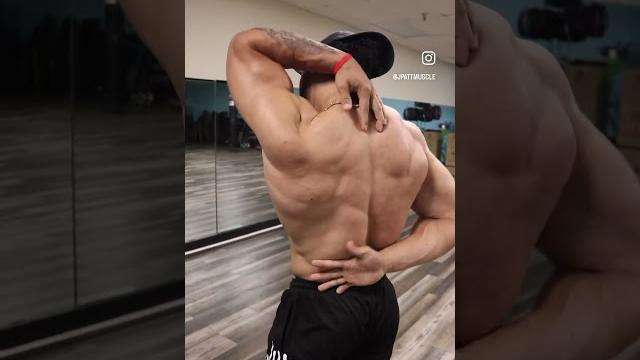 Back scratching overrated #backday Back scratching overrated #backday