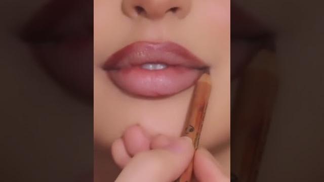 Lip liner hacks Lip liner hacks