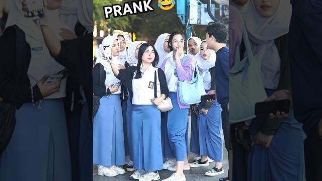 Prank 1 kelas anak sma #funnyshorts #jokerprank #shorts Prank 1 kelas anak sma #funnyshorts #jokerprank #shorts