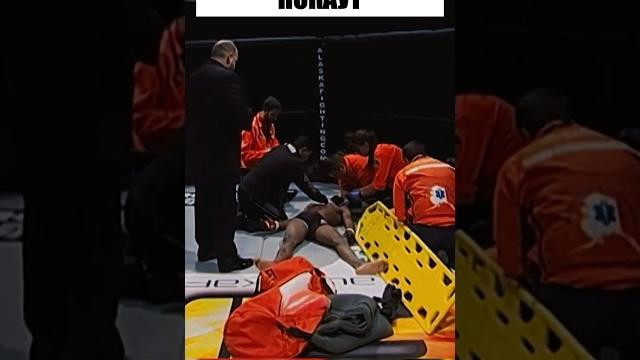 Это жесть ! безумно страшный нокаут...#shorts #sports Это жесть ! безумно страшный нокаут...#shorts #sports