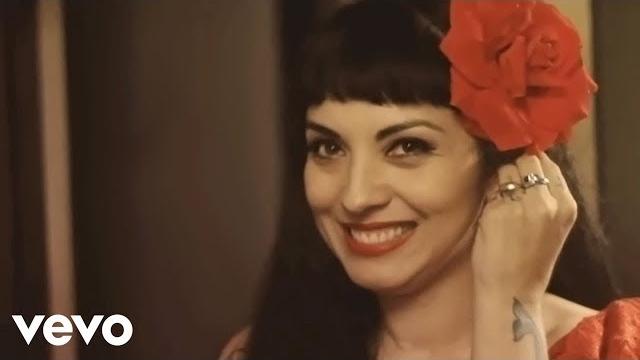 Mon laferte - mi buen amor (video oficial) ft. enrique bunbury Mon laferte - mi buen amor (video oficial) ft. enrique bunbury