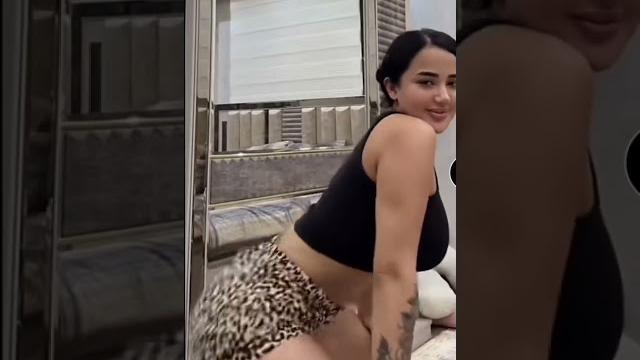 Melek azad twerk Melek azad twerk