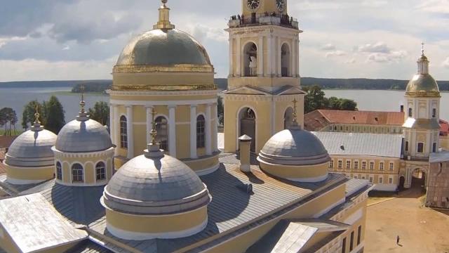 Тверская обл. осташков. нило-столобенский монастырь. озеро селигер с высоты птичьего полета Тверская обл. осташков. нило-столобенский монастырь. озеро селигер с высоты птичьего полета