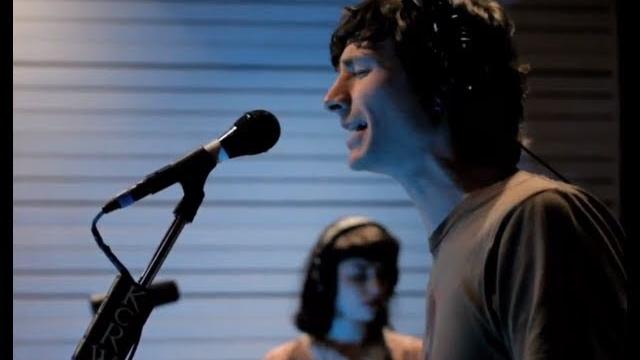 Gotye performing "somebody that i used to know" live on kcrw Gotye performing "somebody that i used to know" live on kcrw