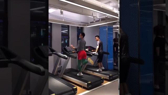 Prank viral, yang yousan lari banci prank kocak Prank viral, yang yousan lari banci prank kocak