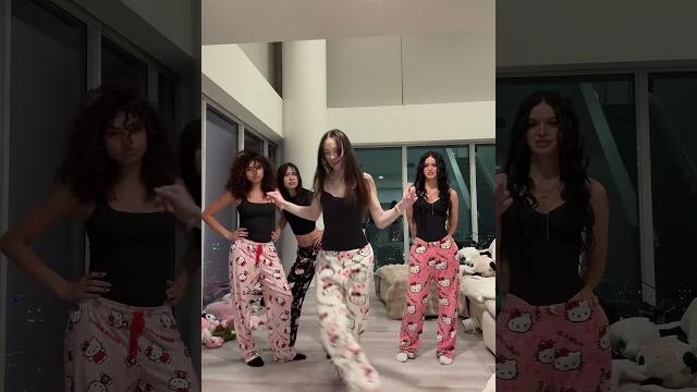 Girlsss️ #tiktok #elsarca Girlsss️ #tiktok #elsarca