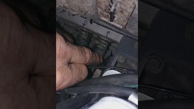 Зачем менять местами шланги, на радиаторе печки. Зачем менять местами шланги, на радиаторе печки.