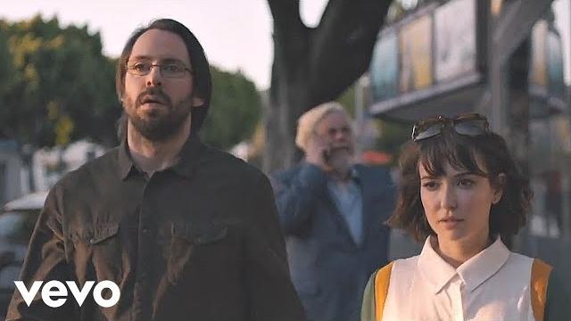 Hot chip - hungry child (official video) Hot chip - hungry child (official video)