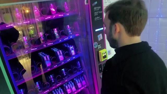 New york vending machine sells nft art New york vending machine sells nft art