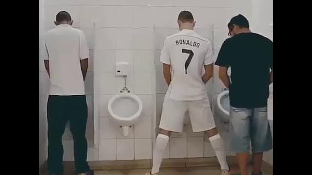 Cristiano ronaldo prank playing Cristiano ronaldo prank playing