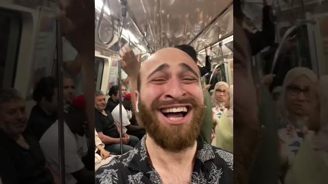 Metroda güldüm #nurullahselim Metroda güldüm #nurullahselim