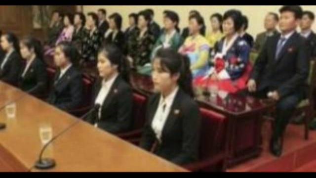 Video shows staff at china bank being spanked Video shows staff at china bank being spanked