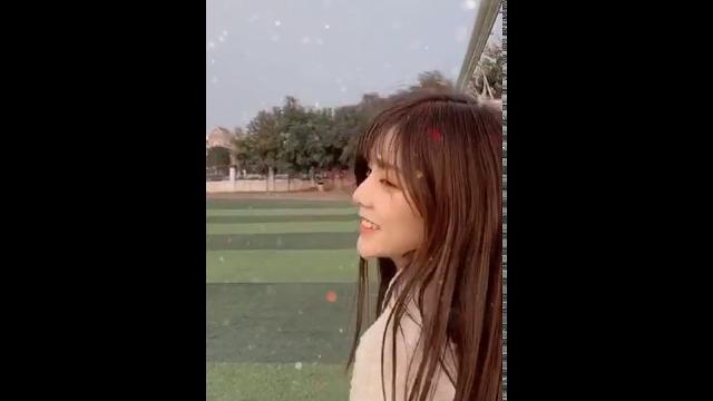 街拍美女 175 球场上的漂亮小姐姐 清纯亮丽 女朋友的理想人选 街拍美女 175 球场上的漂亮小姐姐 清纯亮丽 女朋友的理想人选