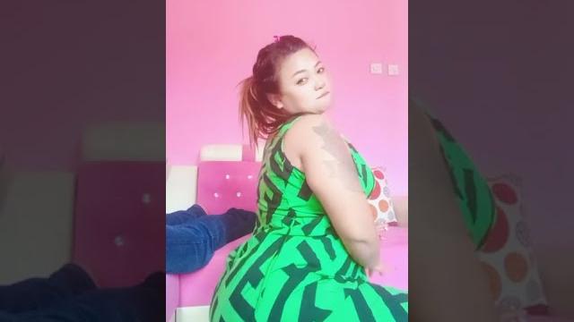 Abg bohay bertato goyang hot bikin ngiluu! Abg bohay bertato goyang hot bikin ngiluu!