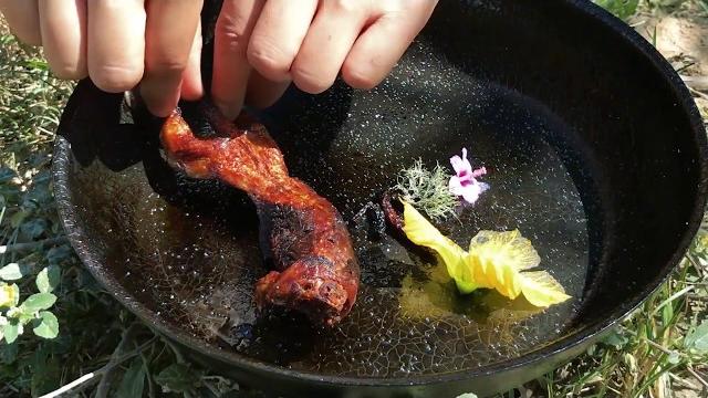 如果是你,能吃得下吗?would you be able to eat it? 如果是你,能吃得下吗?would you be able to eat it?