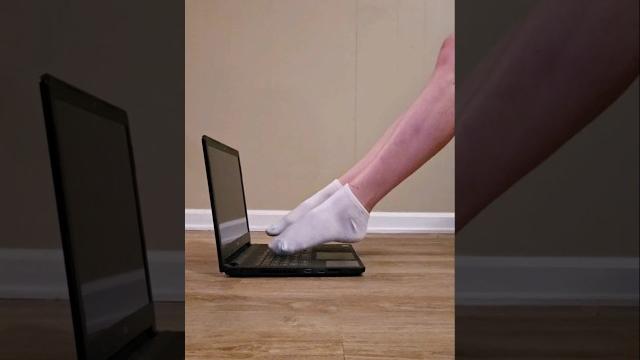 Hard at work #work #gym #socks #typing #asmr #workout #crushasmr #footmassage #tickle #toes #feet Hard at work #work #gym #socks #typing #asmr #workout #crushasmr #footmassage #tickle #toes #feet
