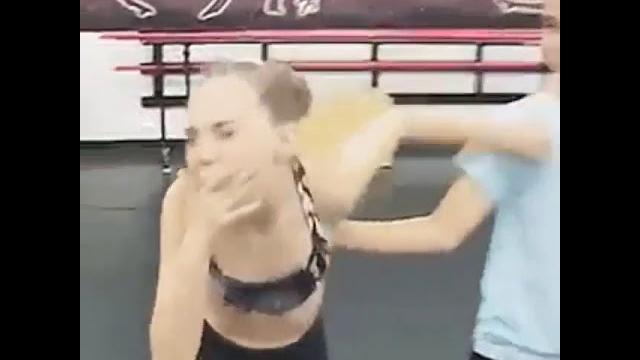 Viral! video lucu ciuman maut abg alay Viral! video lucu ciuman maut abg alay