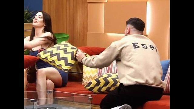 En kıskanç sensin sedat #kısmetseolur #sedat #sedatpolat #elif #elsed #kısmetseoluraşkıngücü #shorts En kıskanç sensin sedat #kısmetseolur #sedat #sedatpolat #elif #elsed #kısmetseoluraşkıngücü #shorts