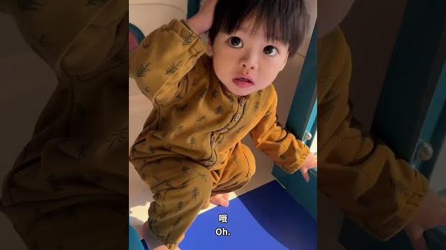 Lewen宝宝坐完旋转木马偶遇香港粉丝姐姐,和潘爸一起合照!赖皮乐文宝宝收获一个雪糕能自己走不用爸爸宝宝;第二天还粘着妈妈玩滑梯,一直叫妈妈baby lewen&pan#dadlife#babyboy Lewen宝宝坐完旋转木马偶遇香港粉丝姐姐,和潘爸一起合照!赖皮乐文宝宝收获一个雪糕能自己走不用爸爸宝宝;第二天还粘着妈妈玩滑梯,一直叫妈妈baby lewen&pan#dadlife#babyboy
