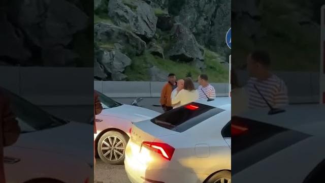 Обочичник орет , его не пускают Обочичник орет , его не пускают