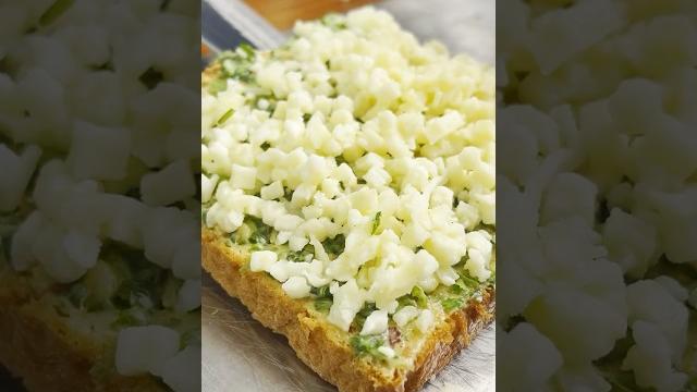 Cheesy garlic bread asmr #shorts #asmr #asmreating #asmrsounds #food #cooking #recipe #viral Cheesy garlic bread asmr #shorts #asmr #asmreating #asmrsounds #food #cooking #recipe #viral