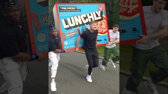 Running with bigger and bigger lunchlys Running with bigger and bigger lunchlys