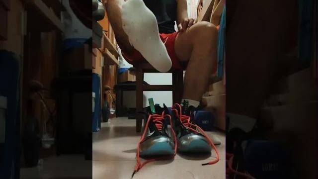 体育生白袜鞋子socks and shoes of a handsome boy 体育生白袜鞋子socks and shoes of a handsome boy
