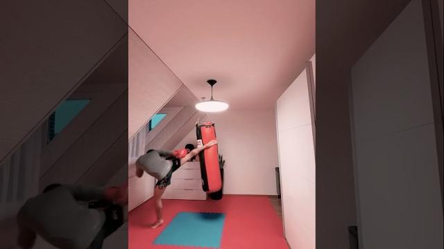 Kickbox basics-kickboks antrenmanı Kickbox basics-kickboks antrenmanı
