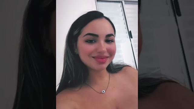Novinha muito gostosa com peito grande Novinha muito gostosa com peito grande
