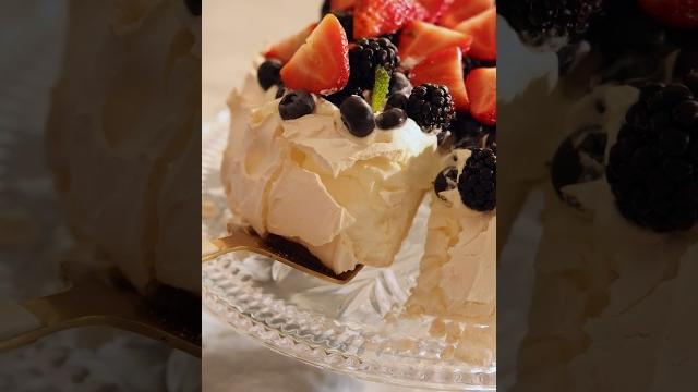 Make the most incredible pavlova! Make the most incredible pavlova!