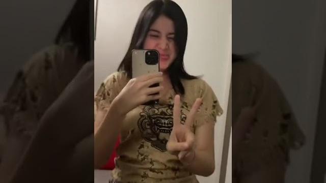 Goyangan bulan sutena jamin bikin... Goyangan bulan sutena jamin bikin...