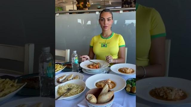 Ronaldo family vs cars team (ronaldo, georgina, cr7) (mercedes, bugatti, cybertruck) Ronaldo family vs cars team (ronaldo, georgina, cr7) (mercedes, bugatti, cybertruck)