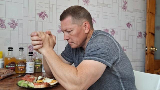 Почему я нищий, да и ты тоже! смотри до конца! Почему я нищий, да и ты тоже! смотри до конца!