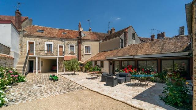 Nangis (77) - maison 9 pièces 220 m2 Nangis (77) - maison 9 pièces 220 m2
