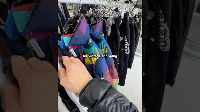 I went thrifting in tokyo!! I went thrifting in tokyo!!