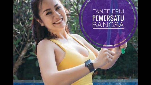 Wow,, tante erni olahraga Wow,, tante erni olahraga