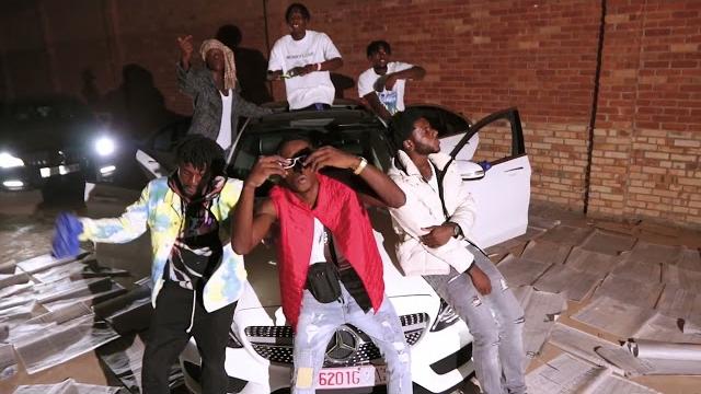 Xnoe & akataboyz - different (official video) Xnoe & akataboyz - different (official video)