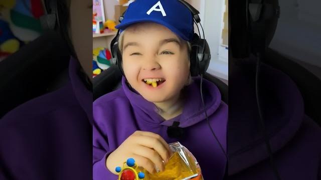 Когда живешь с младшим братом Когда живешь с младшим братом