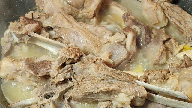 过年炖羊肉,一定学内蒙正宗做法,简单几步,保证羊肉鲜嫩没膻味 过年炖羊肉,一定学内蒙正宗做法,简单几步,保证羊肉鲜嫩没膻味