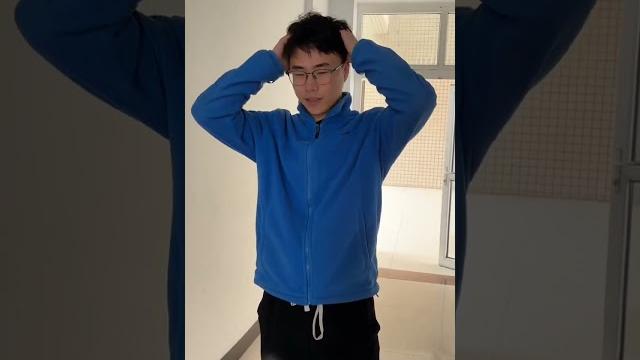 3月8日,长安大学,一名男学生在教学楼女厕所偷拍被一名女生当场发现。 3月8日,长安大学,一名男学生在教学楼女厕所偷拍被一名女生当场发现。