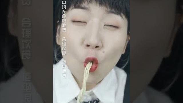 专业代吃已上线这是迄今为止我见过最大的泡面礼盒 你敢信吗?#泡面 #美食测评 #asmr 专业代吃已上线这是迄今为止我见过最大的泡面礼盒 你敢信吗?#泡面 #美食测评 #asmr