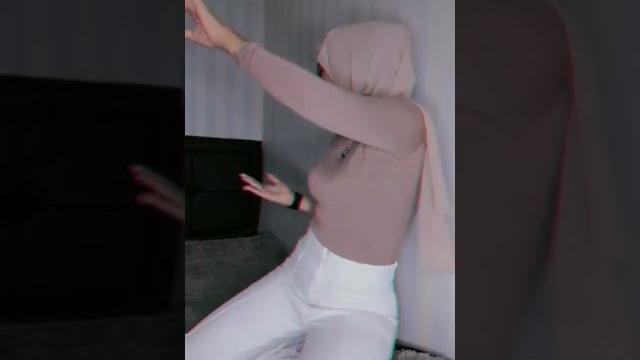 Abg jilbab pamer belahan #shorts Abg jilbab pamer belahan #shorts