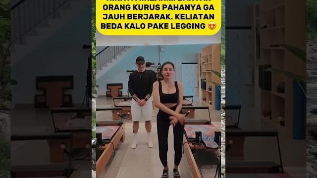 Nikita mirzani tampil stunning, tapi jarak kakinya bikin gagal fokus! #nikitamirzani #viralvideo Nikita mirzani tampil stunning, tapi jarak kakinya bikin gagal fokus! #nikitamirzani #viralvideo
